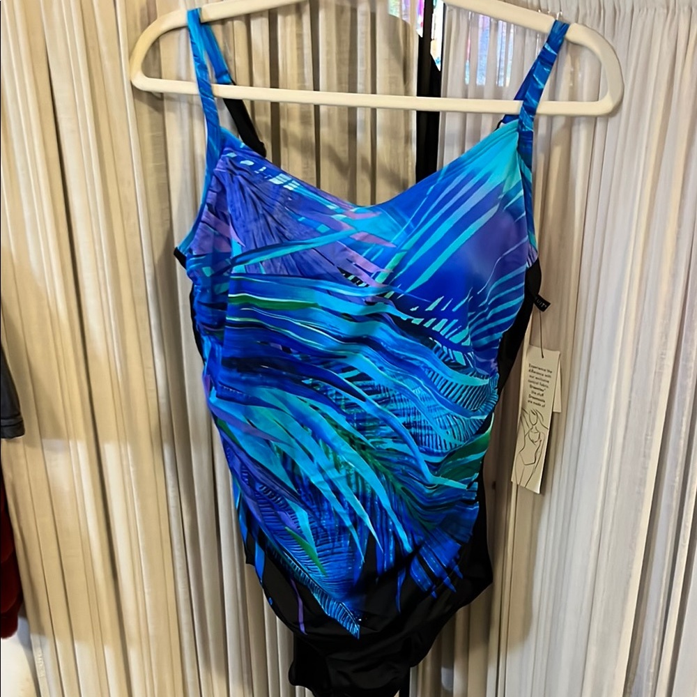 DreamSuit by Miracle Brands Swimsuit 🩵💦